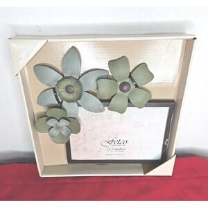 Fetco Home Decor Metal Floral Picture Frame 7 x 5 in.  "Alder Flower"‎ New